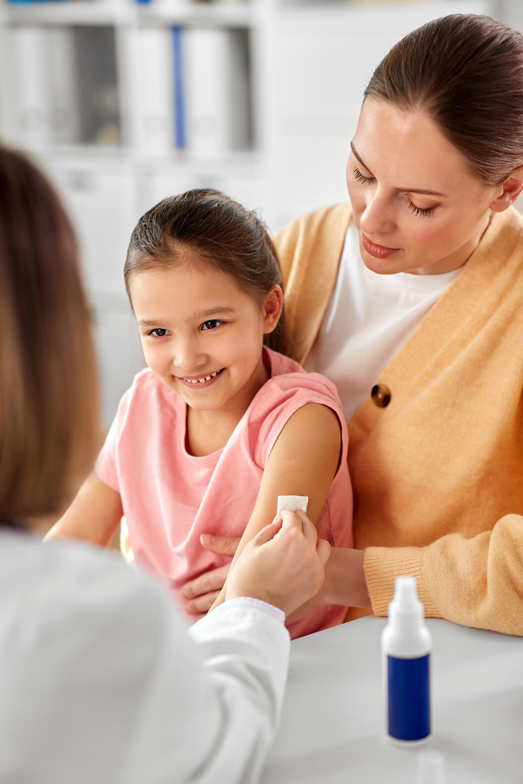 Doctor answering a new patient's questions during a first visit at Arise Family Medicine